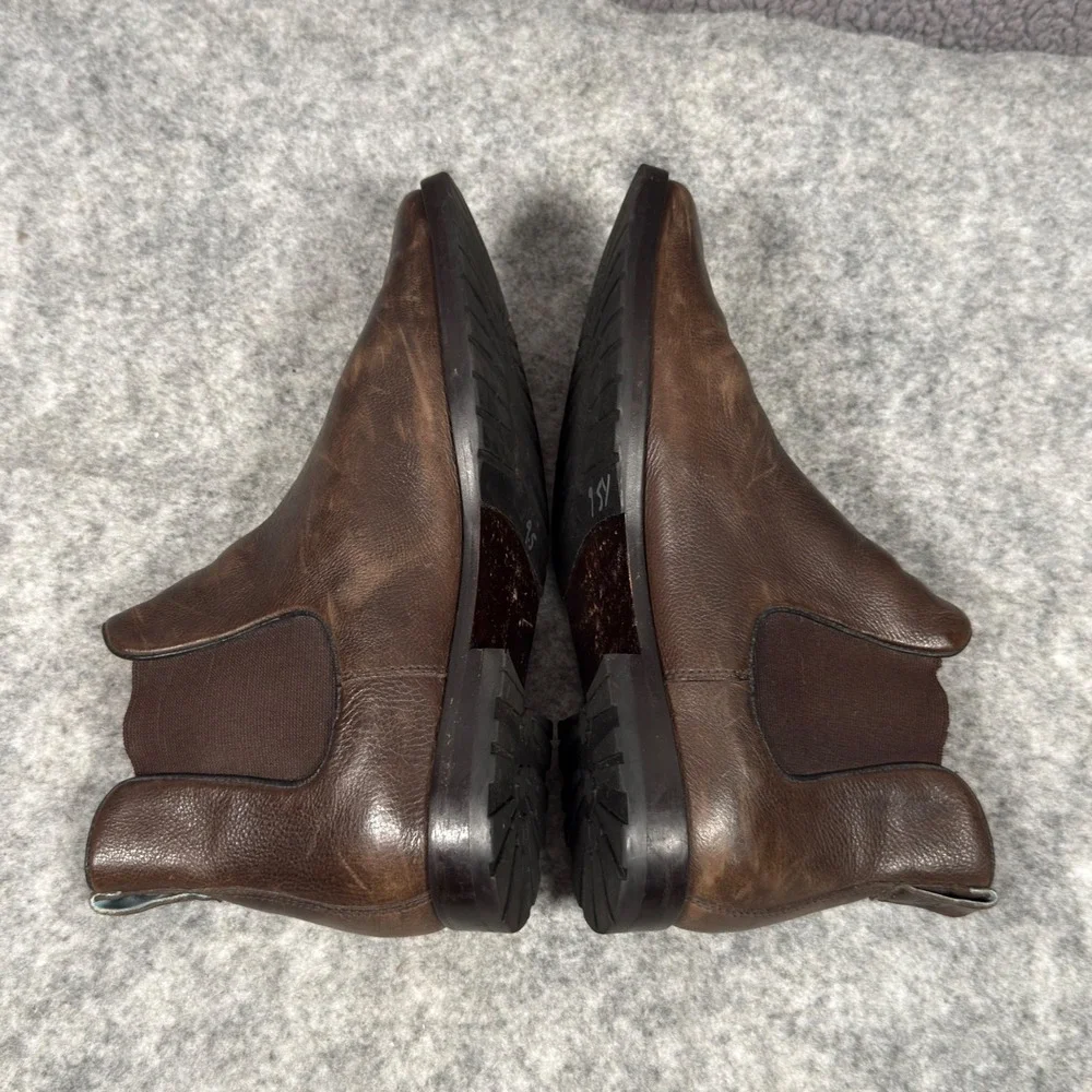Peter Millar Mens Boots Sz 9.5 Brown Leather Chelsea Pull-On Lug Sole Plain Toe